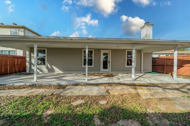 Building Photo - Move-In Ready 4BR/2BA Home in Crowley, TX