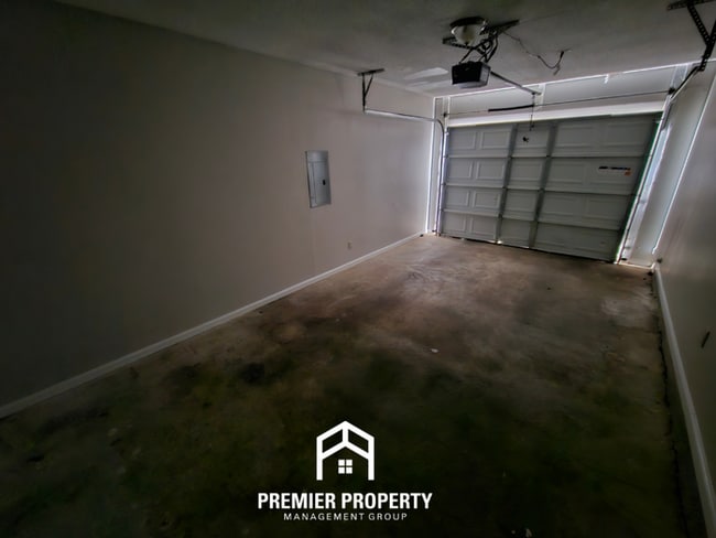 Building Photo - Modern 3BR/2BA with Soaring Vaulted Ceilings | Fireplace, Garage & Deck