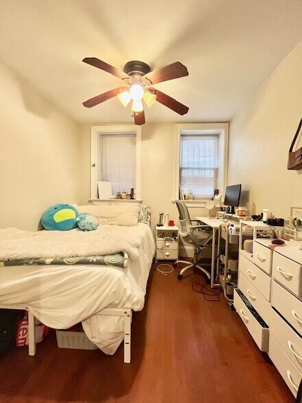 Building Photo - 719 Parker St