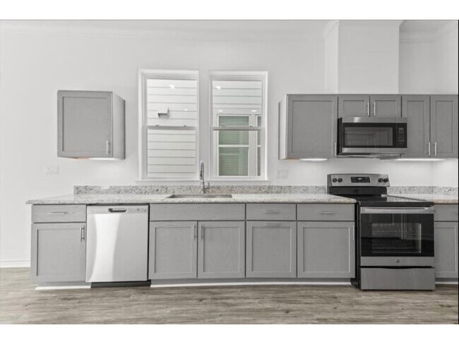 Building Photo - 3233 Real St