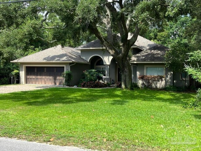 Building Photo - 11 Highpoint Dr