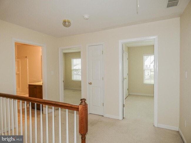 Building Photo - 2105 Lexington Mews