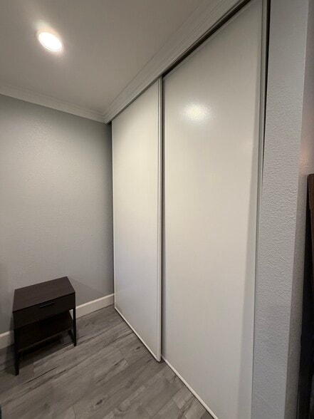 Building Photo - 34736 Tuxedo Cmn