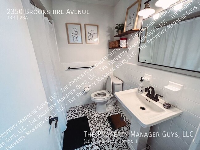 Building Photo - 2350 Brookshire Ave