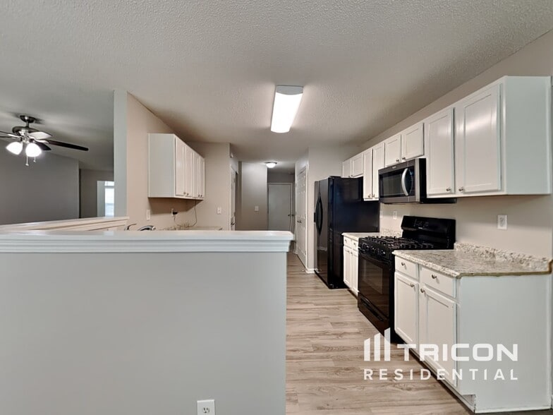 Building Photo - 4529 Persian Ct SW