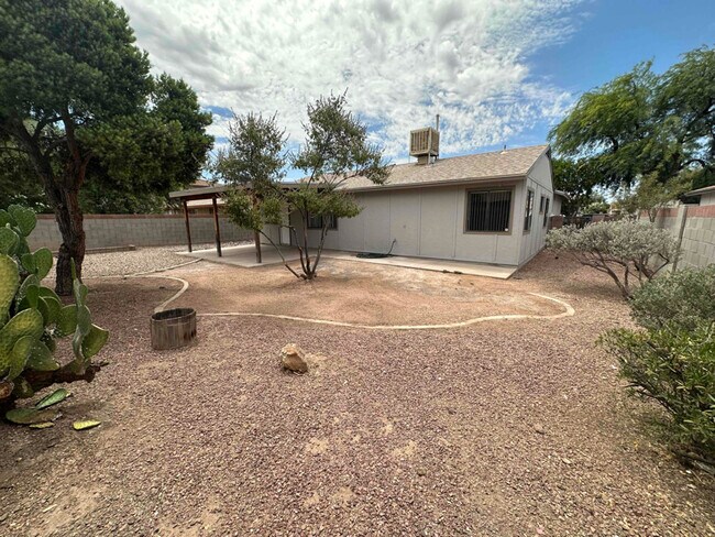 Building Photo - 2540 W Falbrook Way