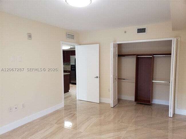 Building Photo - 2740 SW 28th Terrace