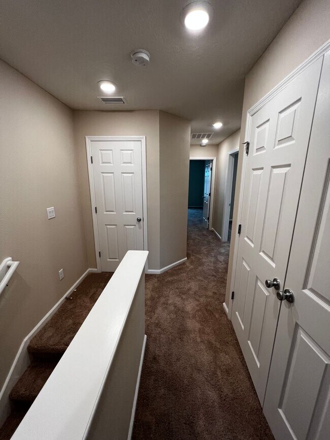 Building Photo - Brand New 3/2.5 Townhome!