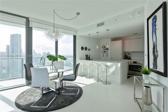 Building Photo - 501 NE 31st St