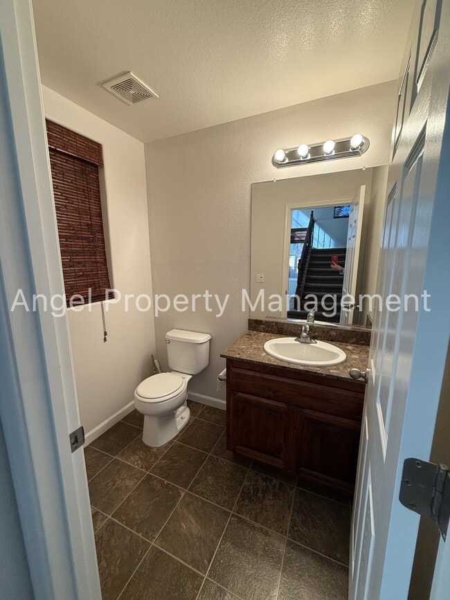 Building Photo - 3055 Brunnet Ln