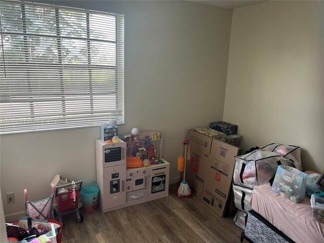 Building Photo - 1500 Jefferson Dr