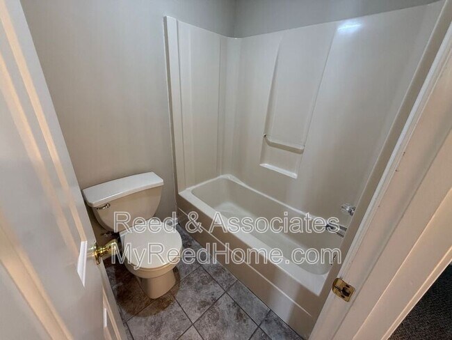 Building Photo - 4315 Bishop Hills Dr