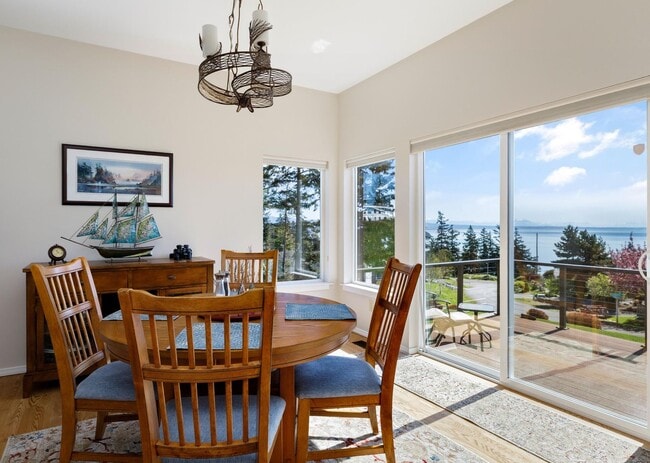 Building Photo - Stunning View Home In Oak Harbor! Availabl...