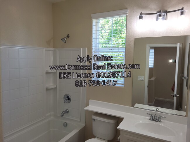 Building Photo - 260 Wapello Cir