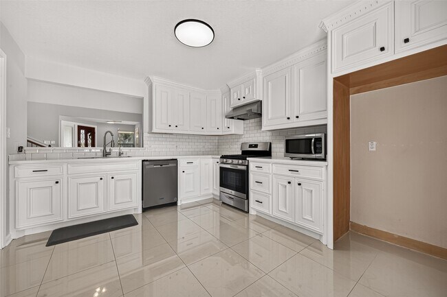 Building Photo - 6419 Paso Del Sol Dr
