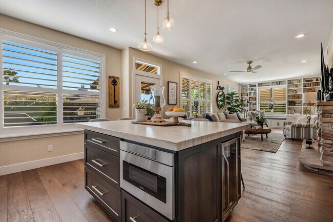 Building Photo - 4 Bedroom Designer Dream Home in La Costa
