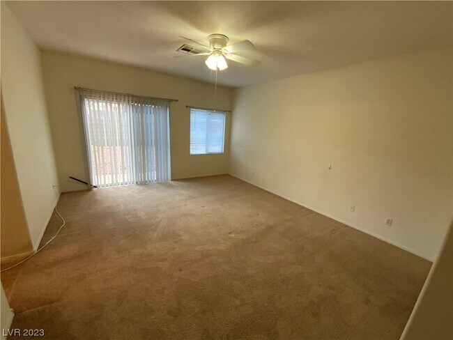 Building Photo - 330 John Henry Dr