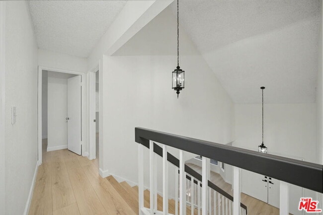 Building Photo - 243 Blanquita Way