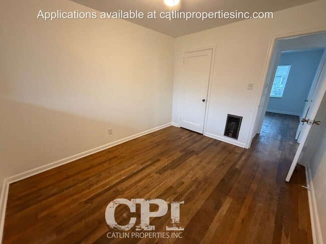 Building Photo - 1050 19th Ave