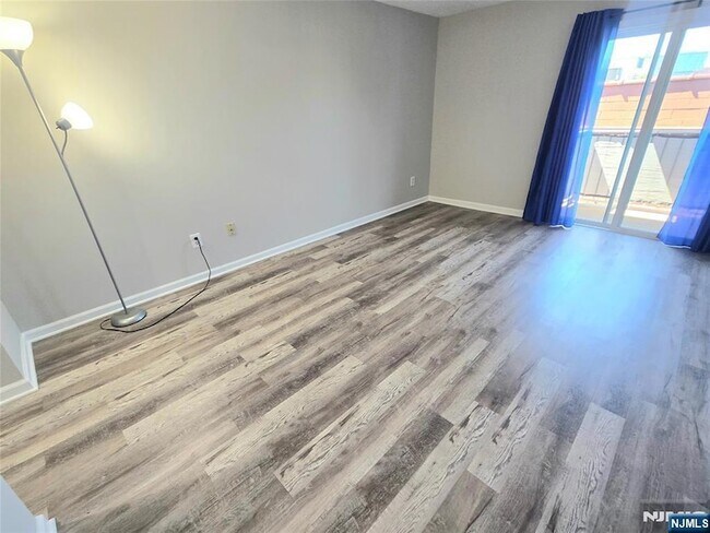 Building Photo - 105 State St