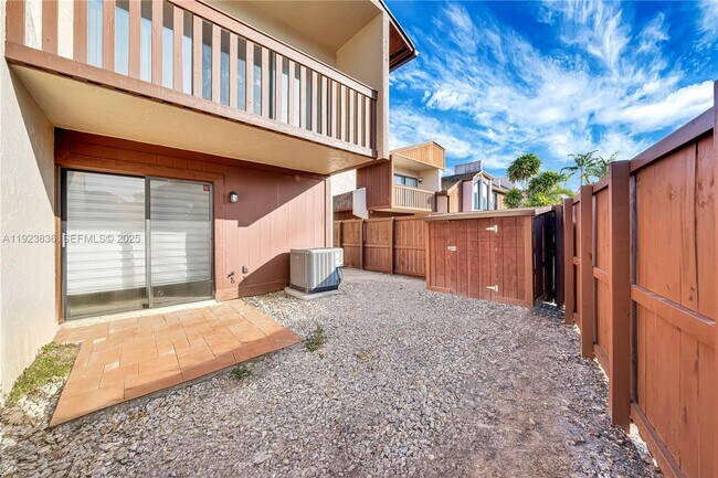 Building Photo - 6864 SW 114th Pl