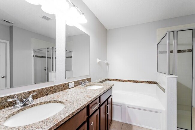 Building Photo - 7211 Wakeview Dr