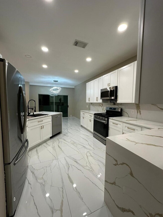 Building Photo - 11027 Dellrose Crossing Dr