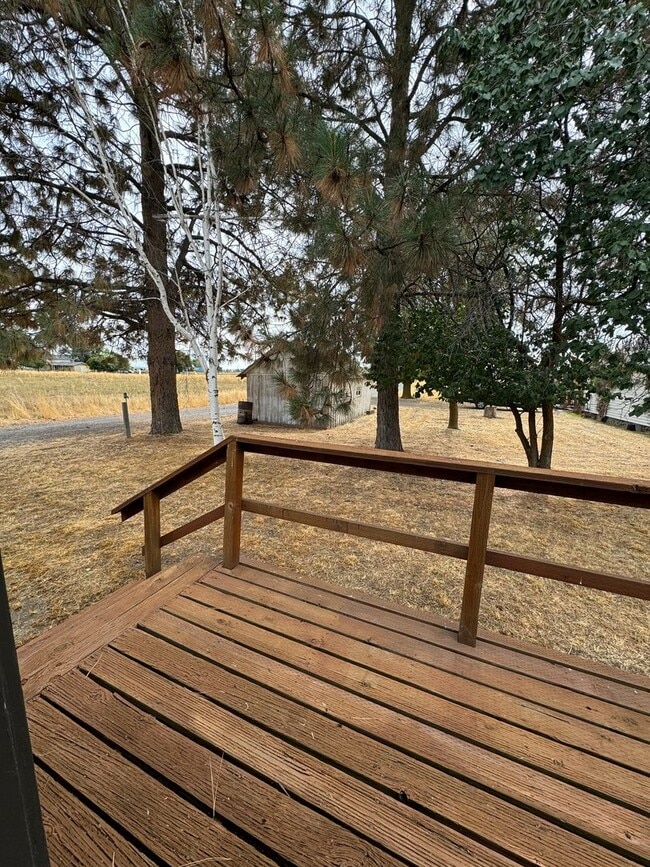 Building Photo - Pet Friendly 2bdrm, 2 bath home in the Cou...