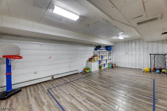 Building Photo - 230 Pinelynn Rd