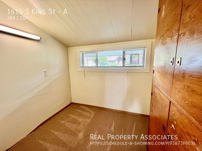 Building Photo - 1615 S King St