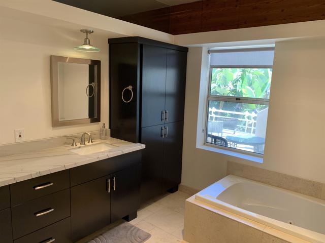 Building Photo - 605 Bonair Pl