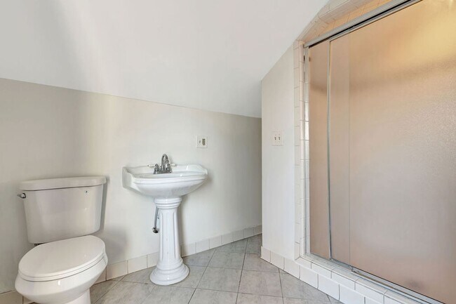 Building Photo - 1617 Westwood Ave