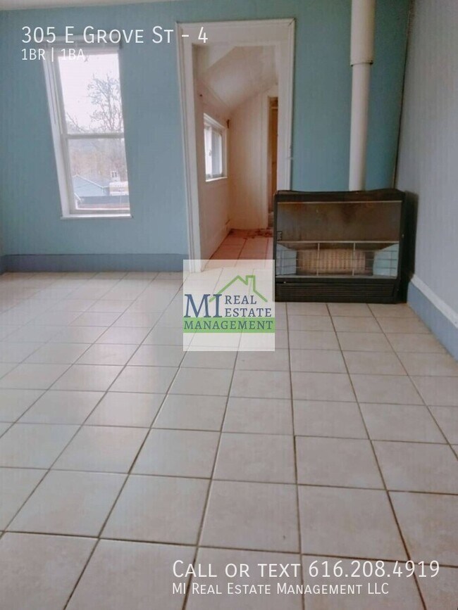 Building Photo - 305 E Grove St