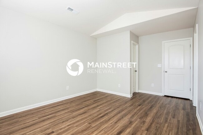 Building Photo - 3 Bedroom Pet-Friendly Home in Gastonia, NC with Main Street Renewal