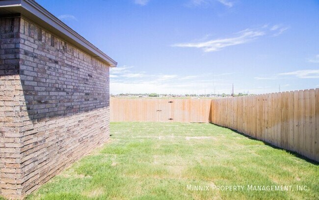 Building Photo - 1605 102nd St