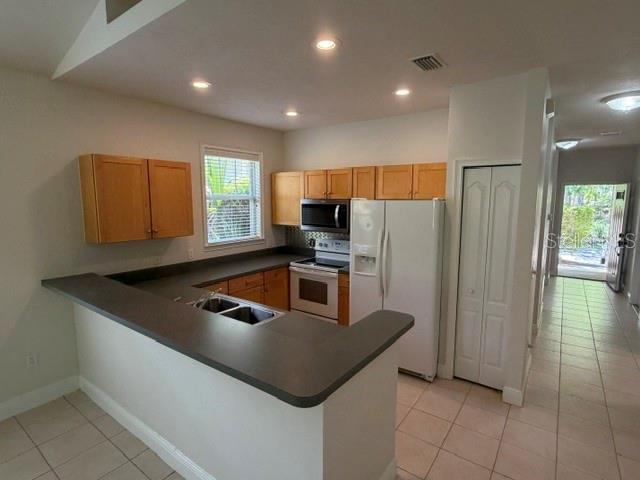 Building Photo - 6330 NW 109th Pl