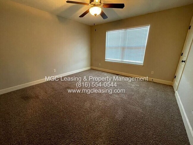 Building Photo - Come See Why Eagle Creek Living Is Superior To Apartment Living