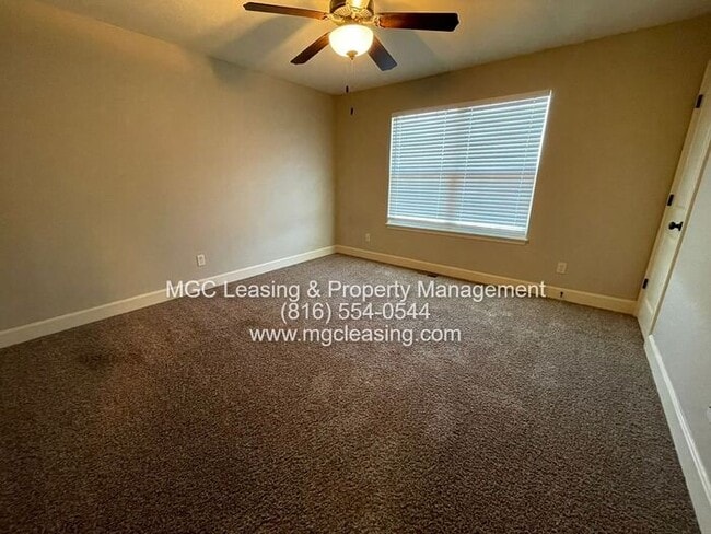 Building Photo - Eagle Creek Townhome - Unlock One Month Free with a May Move-In & 13-Month Lease