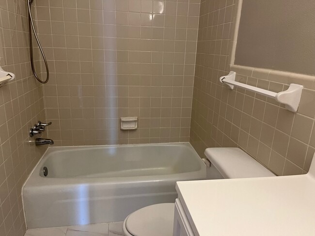 Building Photo - 1500 Woodhead St