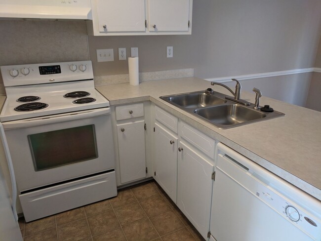Building Photo - 3821 E Vancroft Cir