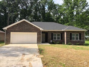 Building Photo - 108 Pineview Ave