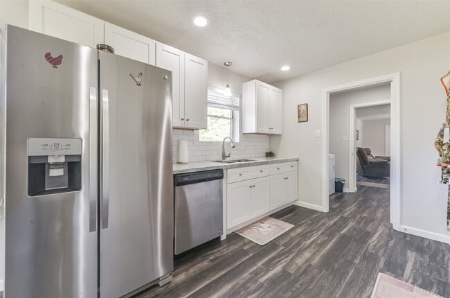 Building Photo - 503 Hortense St