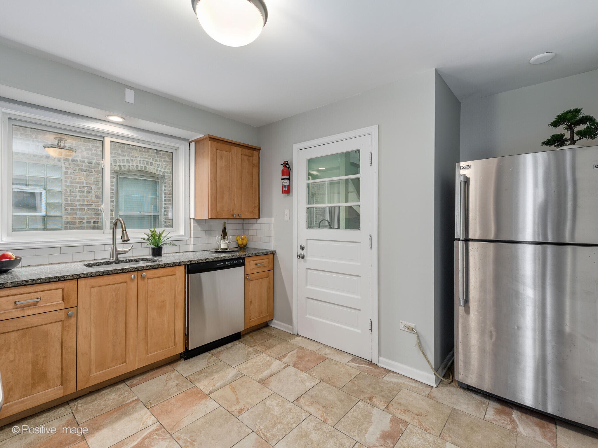 Building Photo - 2843 N Christiana Ave