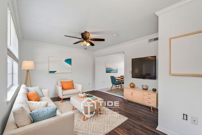 Building Photo - Comfortable Living Near Greenway Access