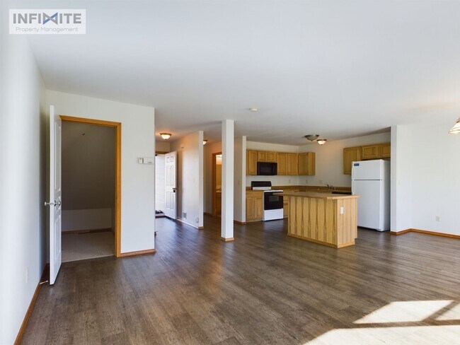 Building Photo - 3 Bedroom, 2.5 Bath Condo in Belgrade, MT!