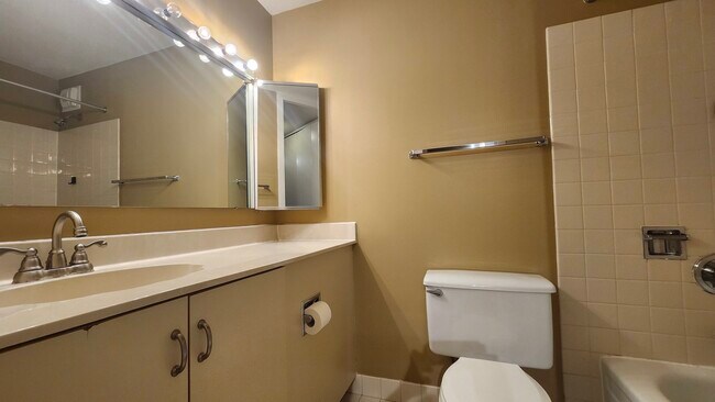 Building Photo - 405 N Wabash Ave