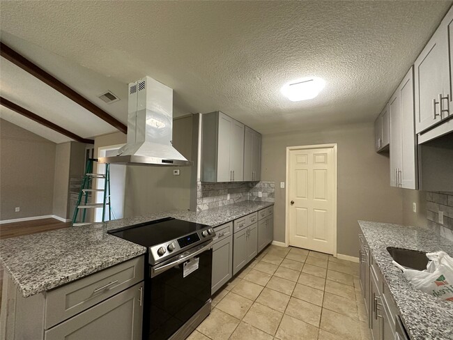 Building Photo - 2226 Hawk Meadows