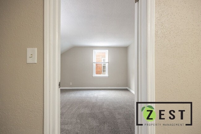 Building Photo - MOVE IN READY! OPEN HOUSE THURSDAY JUNE 26...