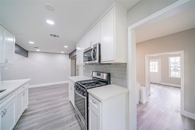 Building Photo - 5718 Cherry St