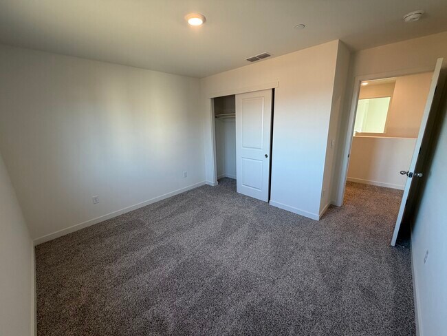 Building Photo - 831 Congaree Ln